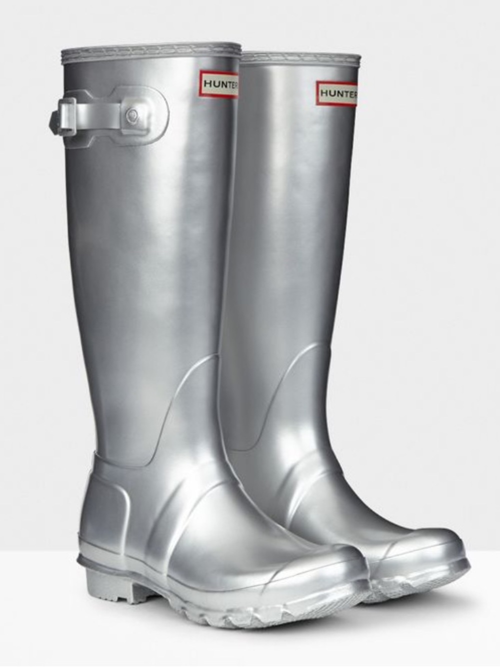 Hunter silver metallic tall rain boots with black cozy boot sock included sz 6